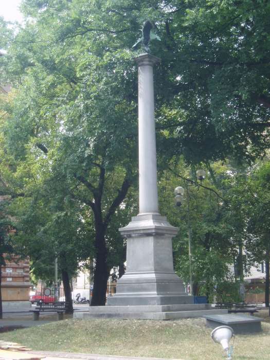 Szeged, Aradi vértanúk tere: a szőregi csata emlékműve.jpg Szeged, Aradi vértanúk tere: a szőregi csata emlékműve.jpg